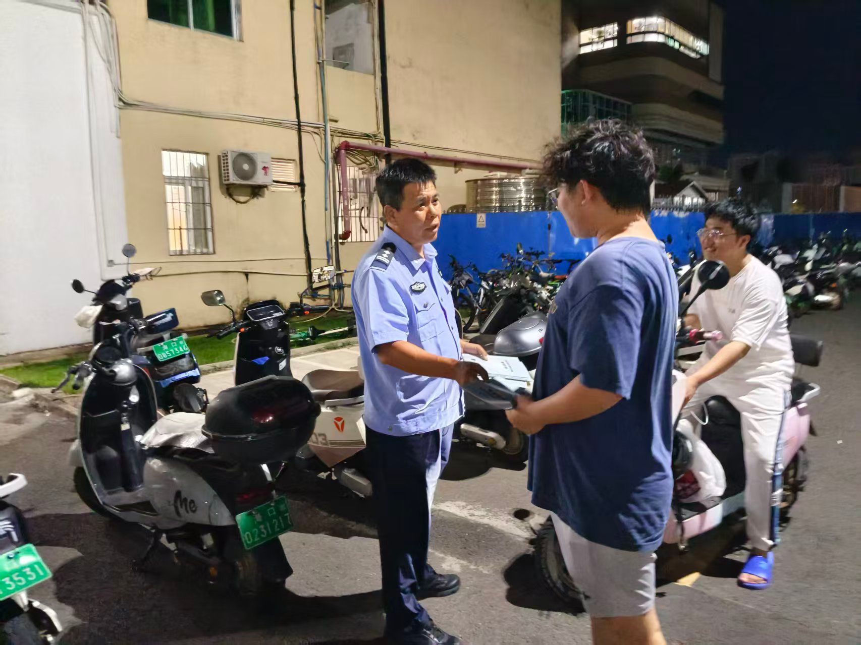 活动采取“警校联动